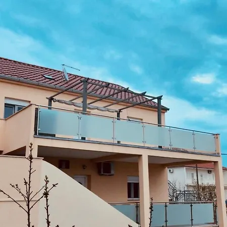 Silent And Close To Sea 1st Floor Apartment Biograd Na Moru