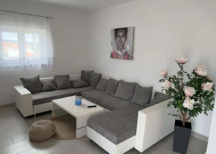 Apartman Silent And Close To Sea 1st Floor