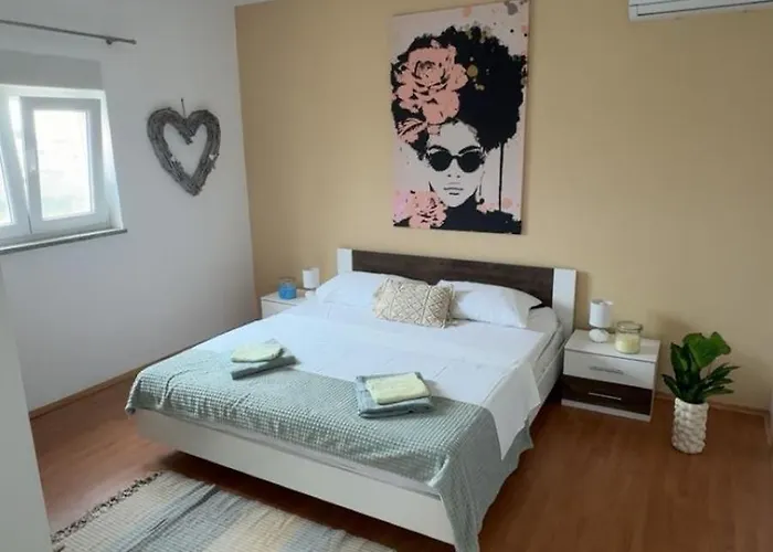 Silent And Close To Sea 1st Floor Apartman *